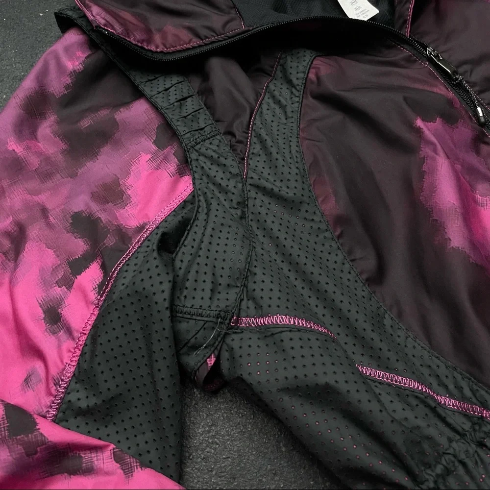 VINTAGE lululemon Vent It Out Jacket wmns sz 6 - Picture 5 of 15